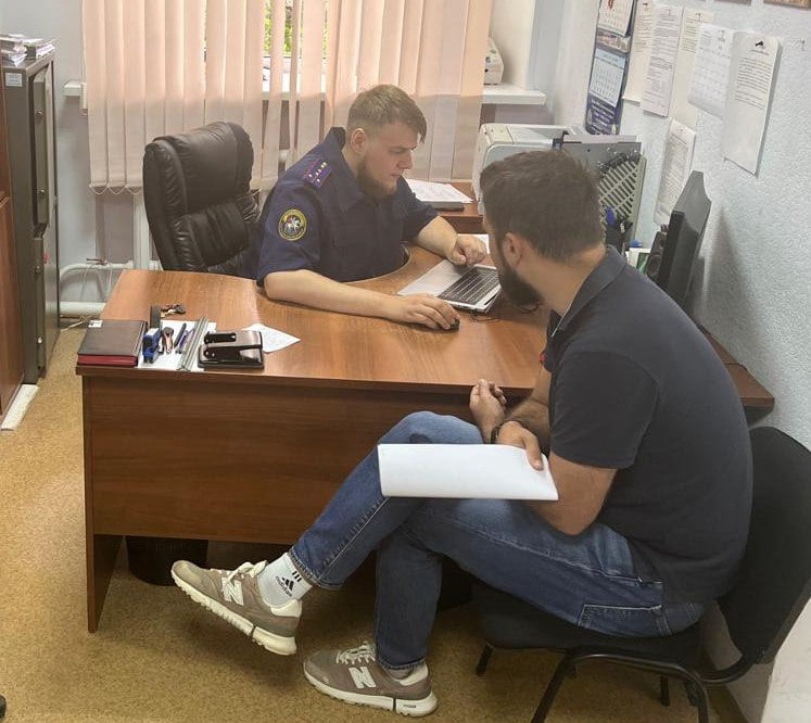 Индивидуальные предприниматели из Плесецкого района предстанут перед судом по обвинению в покушении мошенничество в особо крупном размере при предоставлении субсидий Региональными следственными органами СКР завершено расследование уголовного дела по обвинению двух индивидуальных предпринимателей из Плесецкого района в совершении преступления, предусмотренного ч.3 ст.30, ч. 4 ст. 159 УК РФ покушение на мошенничество, совершенное группой лиц по предварительному сговору, в особо крупном размере . Следствием установлено, индивидуальные предприниматели, один из которых являлся главой крестьянско-фермерского хозяйства, заключили соглашение с Правительством Архангельской области о предоставлении им денежной субсидии для реализации проекта культуртехнической мелиорации земель сельскохозяйственного назначения. В июле 2024 года обвиняемые предоставили документы в региональное Министерство агропромышленного комплекса для выплаты субсидии из средств федерального бюджета в размере более 13 млн рублей, зная, что культуртехнические работы на земельных участках хозяйства не производили, затраты не понесли и права на получение субсидии не имели. Реализовать преступный умысел на хищение государственной субсидии в особо крупном размере подследственные не смогли, так как их преступный умысел выявлен и пресечен сотрудниками РУФСБ России по Архангельской области. Дело направлено в суд для рассмотрения по существу.
