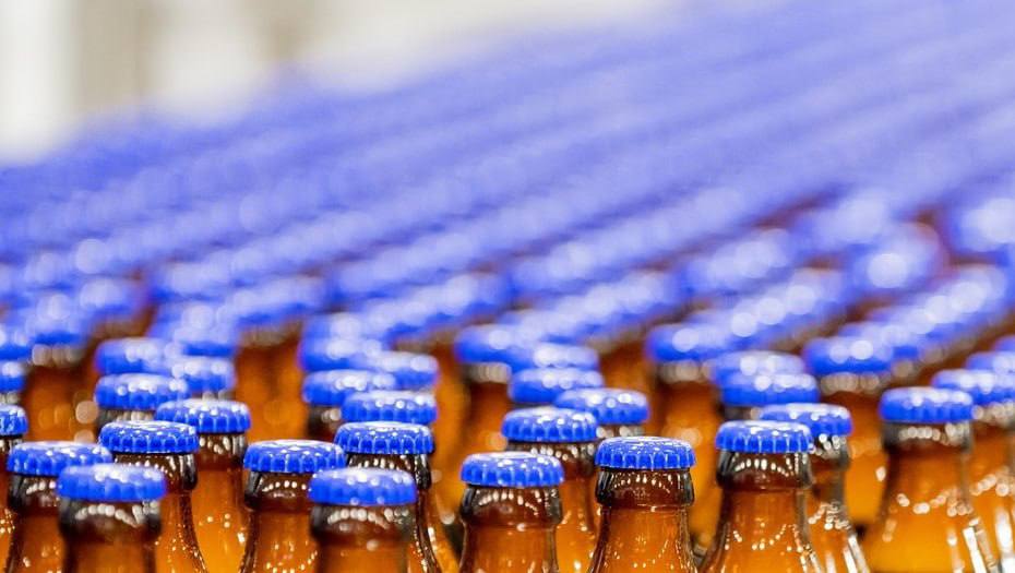 Российский экспорт пива по итогам 2025 го превысил отметку в 100 млн сообщил федеральный центр Агроэкспорт Всего Россия продала свыше 190 тыс тонн напитка на сумму порядка 103 млн а выручка увеличилась на 19 в сравнении с показателями 2024 года Самыми крупными импортерами отечественного пива стали Белоруссия и Казахстан с долями в 30 и 28 соответственно Также в топ вошли Китай с долей в 10 Киргизия с 8 и Таджикистан с 3 Сергей Ермохин ДП Подписаться на ДП в Telegram MAX