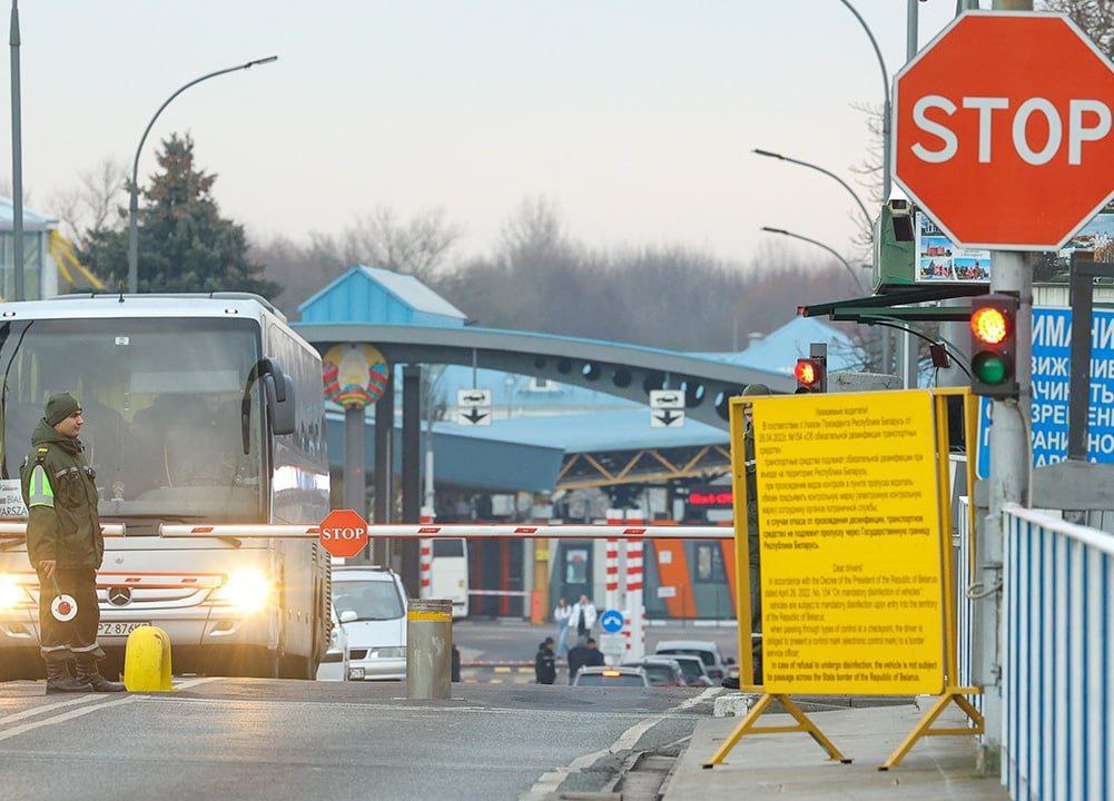 Латвия и Эстония готовы закрыть границы с Белоруссией по примеру Литвы заявила премьер страны Инга Ругинене НАШИ РЕСУРСЫ Telegram Tik tok YouTube RUTUBE