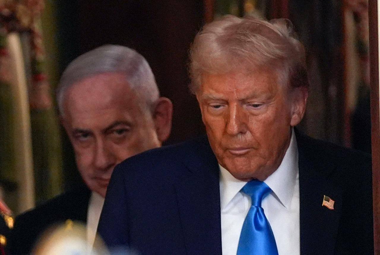 США оказывают давление на Израиль, требуя заключить соглашение с ХАМАС до визита Трампа на Ближний Восток, предупреждая о возможной изоляции в случае провала переговоров. Посланник Трампа Виткофф встретился с семьями заложников и раскритиковал израильское руководство. Виткофф: «Цена за продолжение войны — это судьба заложников. В дальнейшем высокую цену заплатит и сам Израиль». По сообщениям, Виткофф сам попросил, чтобы его критика в адрес Нетаньяху попала в прессу Источник: Haaretz Будьте в курсе последних новостей