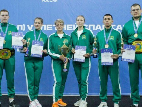 Гиревики из Жукова завоевали 4 медали на Спартакиаде молодёжи России Спортсмены из Жуковского района заняли второе общекомандное место на финальном турнире по гиревому спорту VI летней Спартакиады молодёжи России в Абакане Помимо этого наши силачи взяли по паре золотых и бронзовых медалей http gtrk kaluga ru news sport news 56548