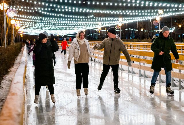 В Челябинске готовятся открыть каток в парке Терешковой   Площадка начнет принимать посетителей, когда установятся минусовые температуры.