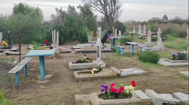 В Бердянске задержан мужчина за осквернение могил на кладбище