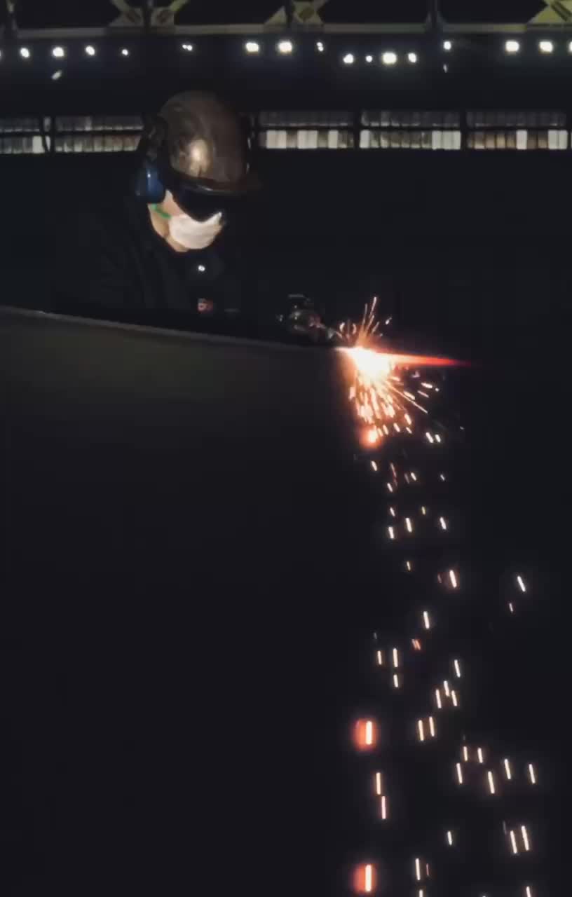 Судостроительные заводы Санкт-Петербурга предлагают вакансии и программы обучения для привлечения кадров