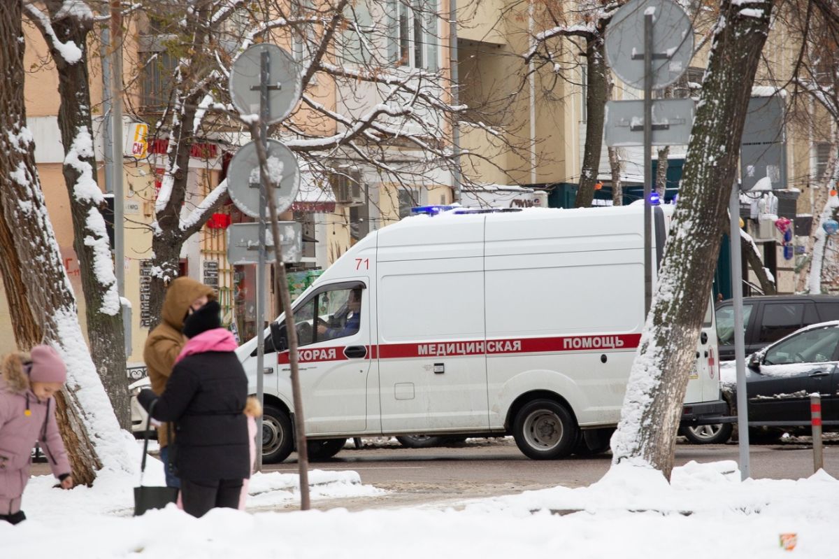 В воронежской столовой отравились 14 человек: один из них в реанимации     По официальным данным от властей региона, все пострадавшие находятся под наблюдением медиков. Один из них в тяжелом состоянии.  ↗  Прислать новость   Подписаться