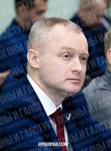 Депутат думы ХМАО Елишев избран мэром Пыть-Яха. «В его программе насущные проблемы. Из 20 депутатов за него отдали голоса 19 депутатов 2 по доверенности . Против проголосовала только коммунистка Кубряк. Церемония вступления в должность состоится в пятницу, 23 мая», — отметил инсайдер. Новому градоначальнику 50 лет. В думу ХМАО он избирался от Сургутского района и Пыть-Яха дважды – в 2016 и 2021 году, знает проблемы города и жителей. Входил во фракцию ЕР, однако на сайте окружного заксо указан как беспартийный. Предыдущий градоначальник Горбунов продержался на посту мэра самого скандального города Югры всего 1,5 года и был уволен губернатором Кухаруком в апреле. Главный политический канал Урала