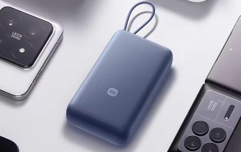 Xiaomi экстренно отзывает 147 000 пауэрбанков из за угрозы взрыва Речь идет о модели PB2030MI 20 000 мА ч выпущенной с августа по сентябрь 2024 года Партия из 146 891 устройства работает на аккумуляторах версии 2 0 с кодом 126280 от определенного поставщика название которого компания не раскрывает Скорее всего проблема связана с браком элементов питания что может привести к их возгоранию или взрыву Владельцам проблемных моделей в Китае обещают вернуть деньги а за его пределами рекомендуют не заряжать пауэрбанк ночью и не оставлять без присмотра iguides