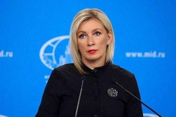 Мария Захарова назвала трагедией произошедшее в Курской и Брянской областях. Кроме того, официальный представитель МИД заявила, что её поражает реакция Украины на произошедшее — в ней, по её словам, прослеживаются «болезненность и злорадство».