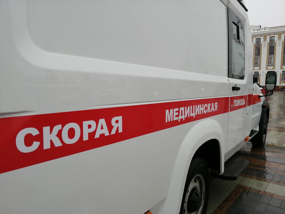 Правительство России выделило финансирование на обновление парка автомобилей скорой медицинской помощи в Тамбовской области Бюджету региона направили около 300 млн рублей на условиях софинансирования для закупки порядка 50 новых скорых отечественного производства Об этом сообщил глава кабинета министров Михаил Мишустин на оперативном совещании с вице премьерами Глава правительства подчеркнул что ключевая цель государства повысить доступность и качество медицинской помощи сделать так чтобы все граждане нашей страны видели ощутимые изменения к лучшему Развитие системы оказания экстренной медицинской помощи стало одной из тем которую руководитель региона Евгений Первышов обсудил с министром здравоохранения Михаилом Мурашко во время его рабочего визита в Тамбовскую область Наши новости в MAX