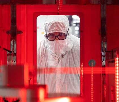 Texas Instruments инвестирует более 60 млрд долларов в полупроводниковую отрасль США Известный чипмейкер Texas Instruments TI объявил, что собирается инвестировать более 60 миллиардов долларов в семь американских заводов по производству полупроводников. Новые мега-площадки в Техасе и Юте позволят трудоустроить более 60 тысяч человек. Читать далее