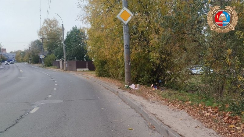Автоледи врезалась в столб и погибла в Иванове Автоледи врезалась в столб и погибла в Иванове Авария случилась на улице Низовой 22 летняя женщина за рулем Хендэ Солярис не справилась с управлением и врезалась в столб ЛЭП а потом в дерево От полученных травм девушка скончалась до приезда скорой медицинской помощи Проводится проверка Полицейские устанавливают обстоятельства дорожной аварии Сайт   ivteleradio ru Бот обратной связи в ТГ ivteleradio feedback bot