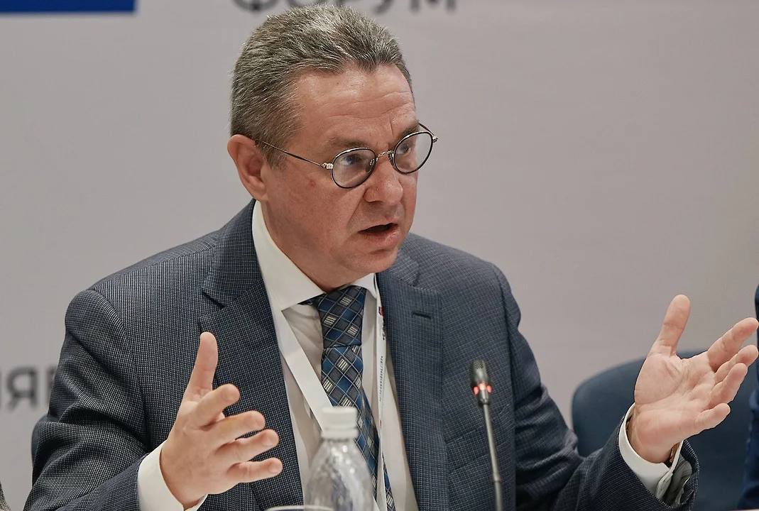 Россияне воспринимают инфляцию завышенной из за психологического фактора считает советник председателя ЦБ Кирилл Тремасов Потребитель острее реагирует на подорожание любимых товаров экстраполируя это на всю корзину а на падение цен например на яйца или гречку внимание не обращает считает Тремасов Не надо обобщать дорогой друг и продолжай мыслить позитивно