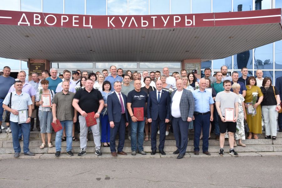 Мценские металлурги отмечены наградами областного Совета Церемония награждения состоялась накануне празднования Дня металлурга.