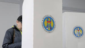 Нарушения на выборах набирают обороты в Европе уже зафиксированы первые случаи Как сообщает Insider не прошло и пары часов после открытия участков на парламентских выборах Молдовы а первые серьезные нарушения уже зафиксированы в Европе Согласно данным независимой платформы для наблюдения monitorizez eu в румынском городе Тыргу Муреш на участке 38 252 председатель комиссии не пустил наблюдателей сославшись на то что их якобы нет в списке На французском участке 38 45 представителя Союза юристов назначенного по согласованию с ЦИК не аккредитовали на участке Также отказали и наблюдателю в Мадриде на участке 38 255 Кроме того наблюдатель находящийся на участке 38 64 с 6 30 в Германии сообщил что до сих пор проходит проверку данных и не получил доступ к избирательному процессу Подпишись на primulinmd