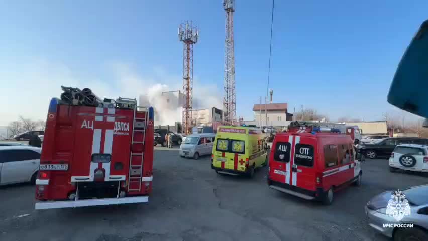 Пожары в гаражах: ликвидация возгораний во Владивостоке и Владимире