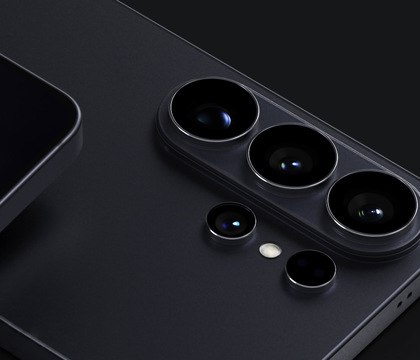 В сеть утекли цены на смартфоны Samsung Galaxy S26 все модели кроме Ultra значительно подорожали Южнокорейская компания Samsung активно готовится к выпуску новой серии смартфонов Galaxy S26 По всей видимости производитель решил пересмотреть цены и к сожалению не в сторону уменьшения По информации инсайдера Роланда Квандта Roland Quandt ссылающегося на шведских дилеров большая часть моделей станет дороже предшественников