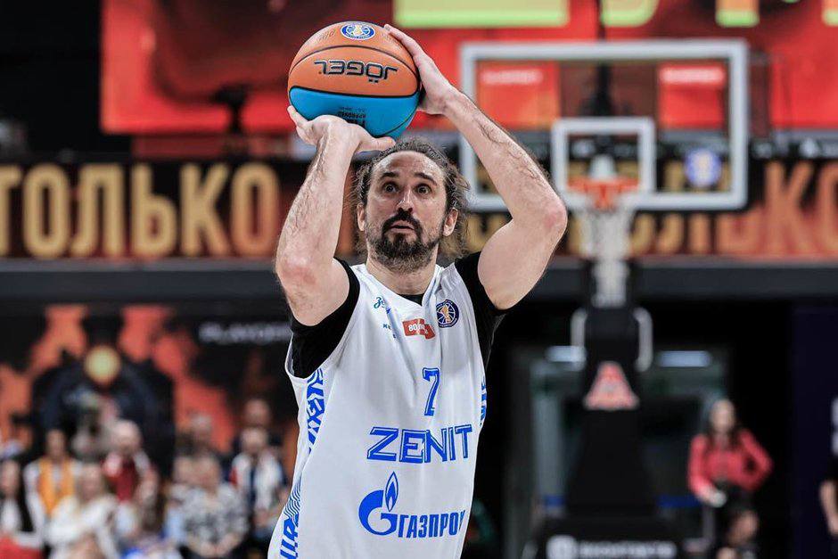 УНИКС подписал Алексея Шведа Контракт рассчитан на 2 месяца 16 августа 2025 года он покинул петербургский Зенит по истечении срока контракта Клуб из Санкт Петербурга не стал продлевать соглашение с игроком В прошлом сезоне он набирал в среднем 9 очков делая 2 2 подбора и отдавая 5 1 результативной передачи Подпишитесь на Реальное время в МАХ Telegram Дзен