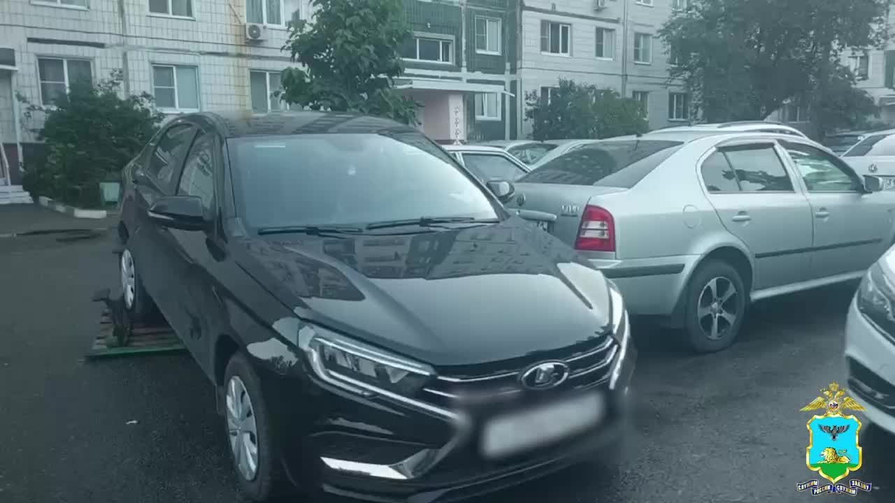 7-летняя девочка за рулем автомобиля сбила мужчину в Старом Осколе
