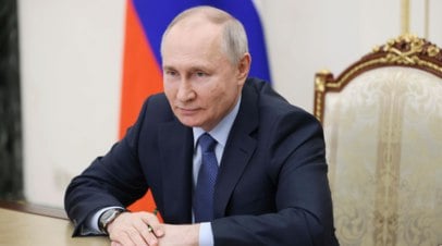 Путин поручил повысить размер пособия по беременности для студенток   Президент России Владимир Путин поручил повысить размер пособия по беременности и родам для студенток до прожиточного минимума.  Читать далее