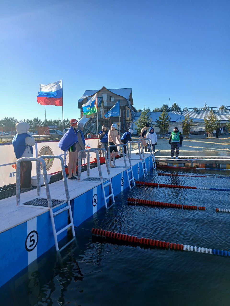 В Тюмени стартовал чемпионат по зимнему плаванию В соревнованиях на базе АквАйСпорт Тюмень участвуют более 180 спортсменов Подписаться Предложка Чат