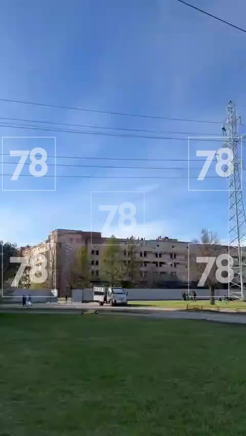 Дети и крысы: заброшенный дом и детская площадка становятся источником проблем для местных жителей