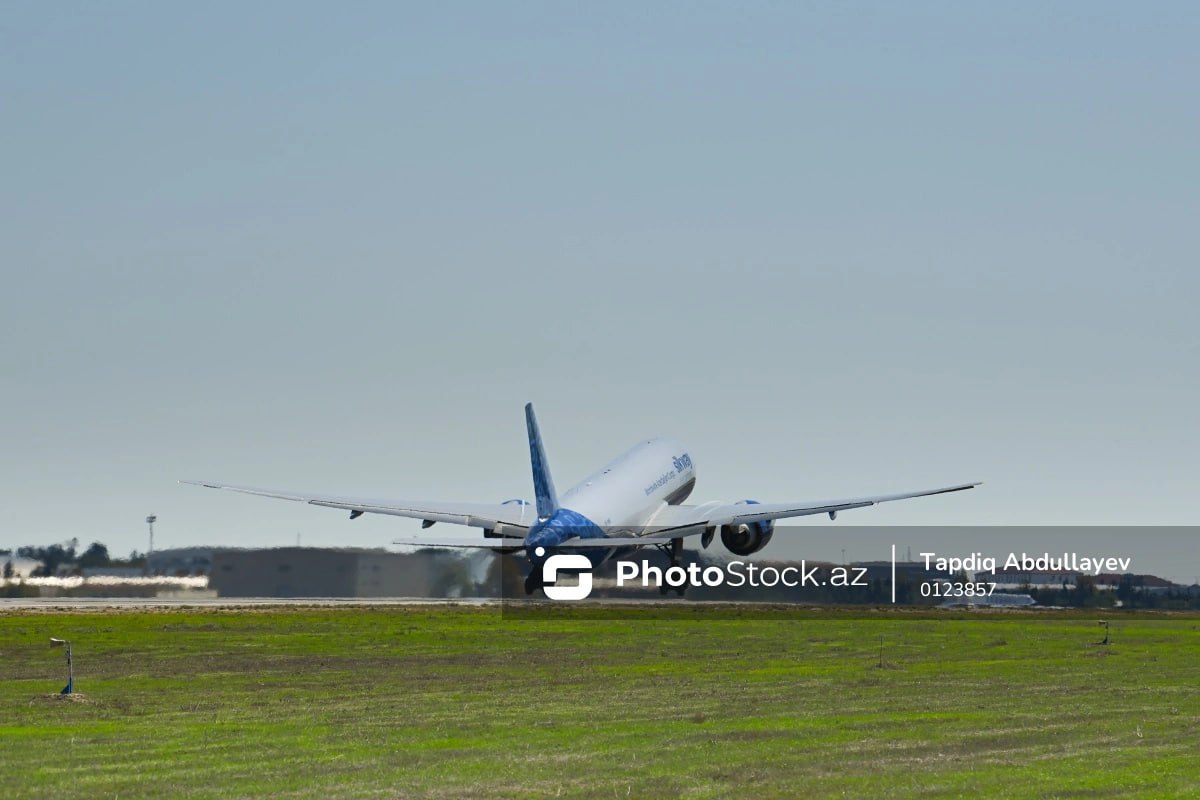 Имеются ли задержки рейсов из за туманной погоды В настоящее время в нашей стране наблюдается туман Oн сохранится до вечера 9 января Наблюдаются ли задержки рейсов в связи с погодными условиями По этому вопросу руководитель пресс службы Международного аэропорта Гейдар Алиев Нармин Халилова заявила Oxu Az что в настоящее время все рейсы выполняются согласно расписанию ruoxuaz НепогодавАзербайджане GYD Новости Азербайджана Написать нам