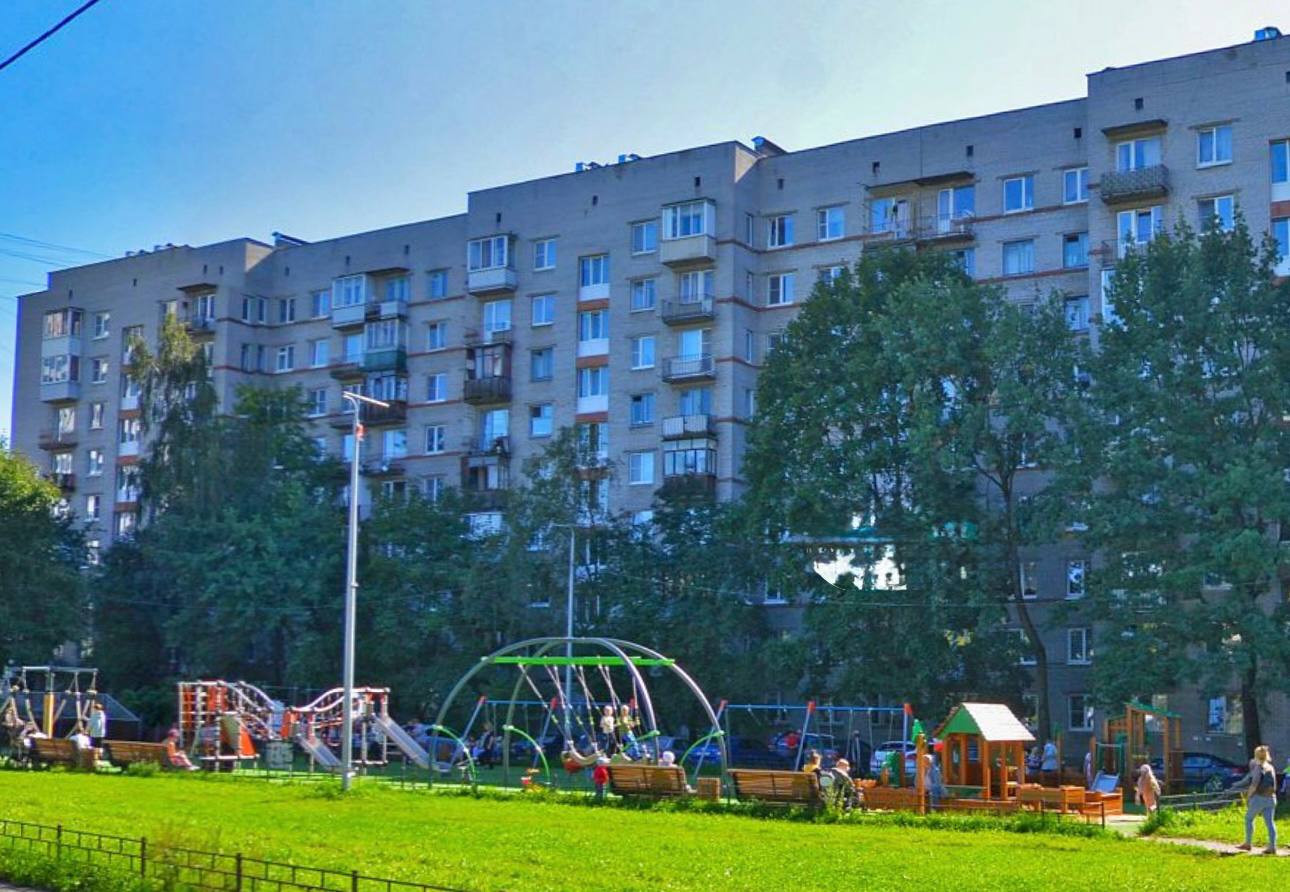 Девятиклассник выстрелил в лицо 14 й летней девочке из сигнального пистолета На проспекте Ветеранов в Петербурге 14 летняя школьница получила тяжёлую травму после выстрела из сигнального пистолета Девятиклассник купил оружие на маркетплейсе показывал друзьям и случайно выстрелил девочке в лицо Она получила ожог и двустороннюю потерю слуха Есть риск что слух не вернётся По словам матери пламя обожгло волосы дочери и только чудом удалось избежать слепоты Полиция проводит проверку GradSPb Места СПб TodaySPb Новости СПб