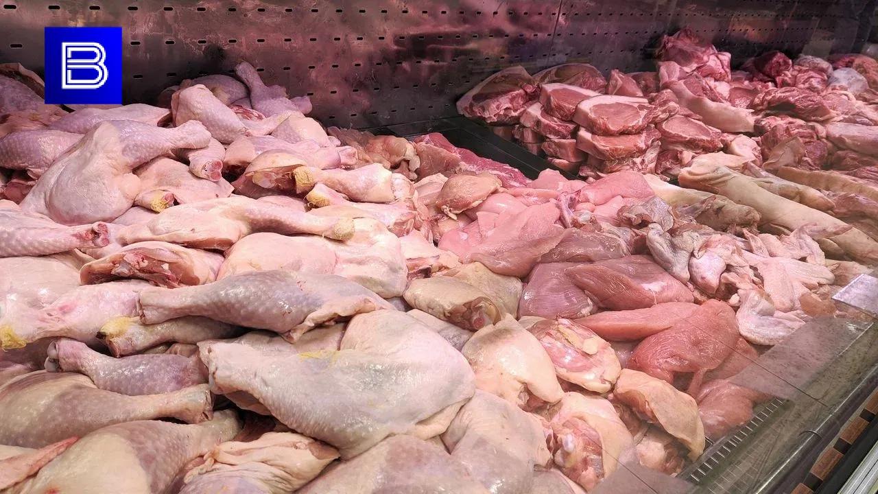 По результатам проверки одной из сетей магазинов в Мурманской области наложены штрафы в размере 235 тысяч рублей Во время проверок в магазинах выявили продукцию без ветеринарных сопроводительных документов, подтверждающих проведение ветеринарно-санитарных экспертиз и лабораторных исследований. Всего к ответственности привлекли 16 должностных лиц, сообщили в Североморском межрегиональном управлении Россельхознадзора. Подпишись — Вести Мурман