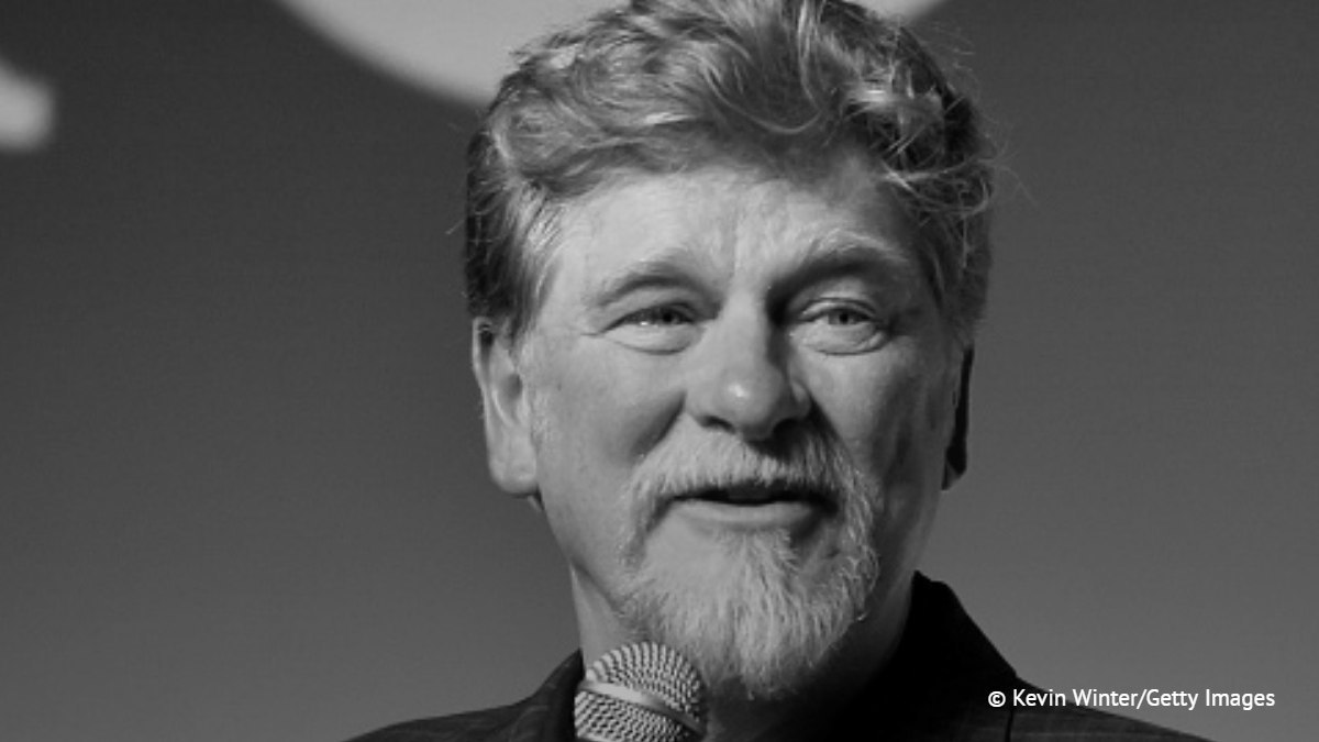 Умер режиссер мультфильма Король Лев Роджеру Аллерсу было 76 лет Он также работал над такими картинами как Трон Оливер и компания Русалочка Красавица и Чудовище Отметим Король Лев собрал в прокате рекордные для классической анимации 968 миллионов долларов А еще получил три премии Золотой глобус и два Оскара Посмотри на звезды Великие короли прошлого смотрят на нас с этих звезд фото ТАСС   Канал Ариг Ус в MAX