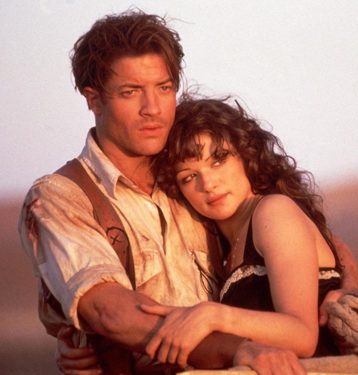 Брендан Фрэйзер и Рэйчел Вайс вернутся в новой Мумии которую снимут режиссеры Крика и Я иду искать Об этом пишет The Hollywood Reporter отмечая что тандем Radio Silence привлек в проект команду своих предыдущих картин Никаких подробностей свежей Мумии сейчас нет