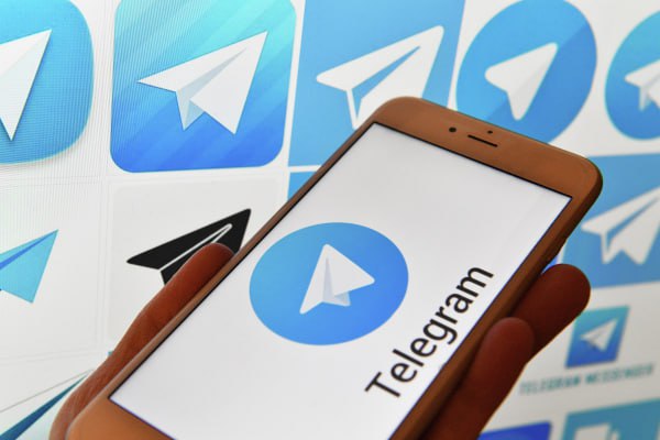 Telegram стал инструментом протестов во Франции против политики властей Основатель мессенджера заявил что гордится этим После 8 лет забвения французы устали от пустого пиара и позёрства со стороны властей и теперь наносят ответный удар написал Павел Дуров в соцсети Х Сегодня во Франции планируются акции протеста и забастовки против экономической политики президента Эммануэля Макрона и правительства Подпишись на Говорит Москва