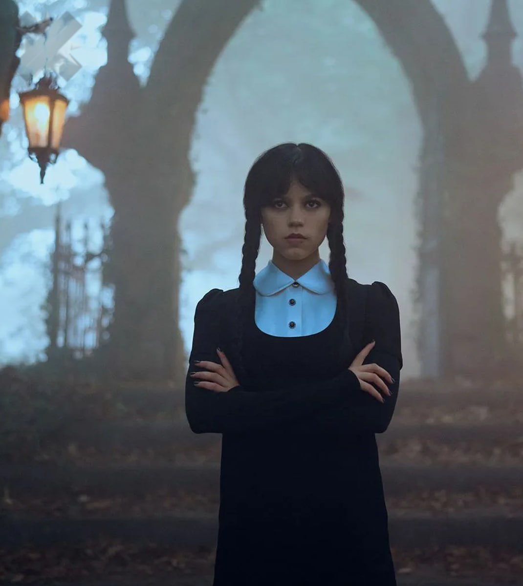 Третий сезон Уэнсдэй выйдет только в 2027 году Netflix подтвердил что продолжение сериала с Дженной Ортегой придётся ждать ещё долго Третий сезон официально запланирован на 2027 год При этом без громких премьер сервис всё же не оставит в 2026 году зрителей ждут финальные сезоны Внешних отмелей и Ведьмака   подождём лишь бы было достойно не интересно НМШ