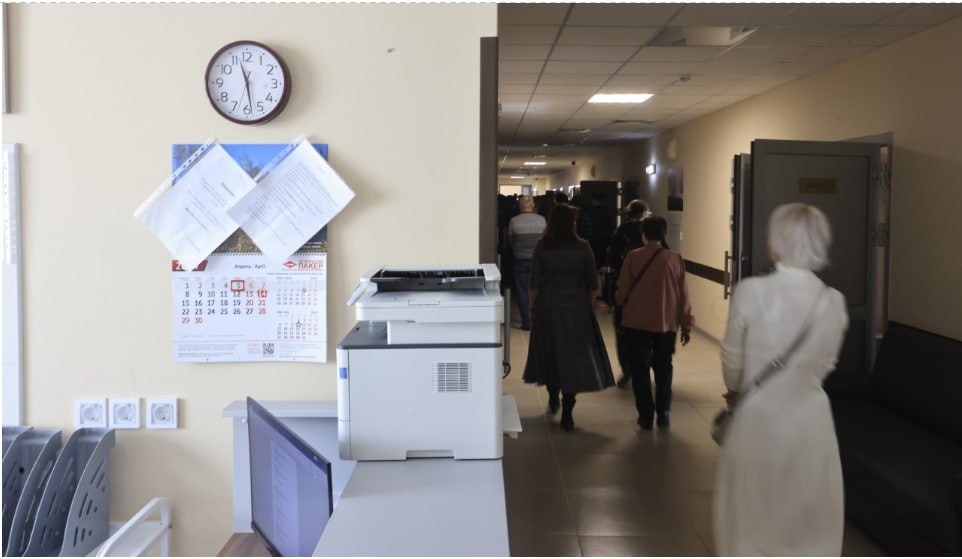 Обеспеченность врачами в Татарстане ниже уровня России на 8 Абашев По словам главы Минздрава республики на 10 тысяч населения в республике приходится 35 специалистов В Татарстане наибольший дефицит участковых терапевтов и педиатров врачей общей практики акушеров гинекологов анастезиологов реаниматологов и неонатологов   Подписаться в MAX на случай блокировки Telegram