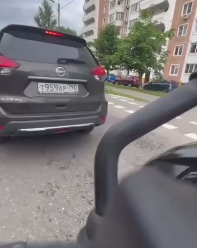 Внедорожник сбил 12-летнего мальчика в Балашихе, ребенок в больнице