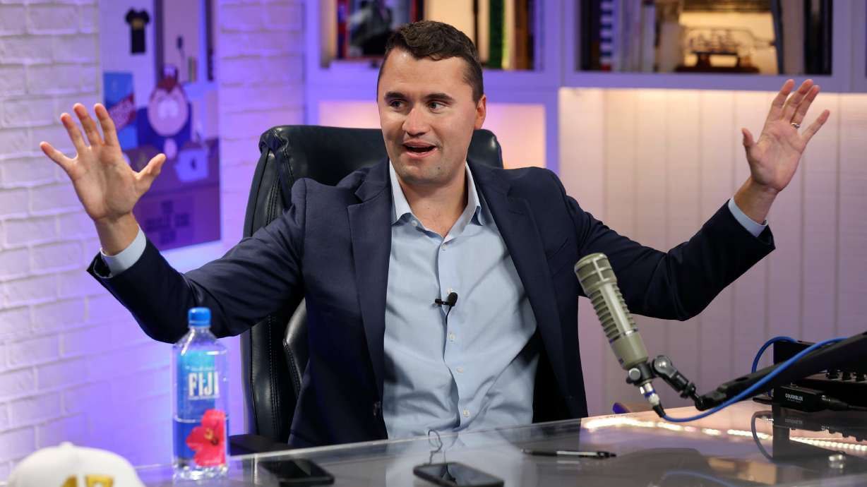На консервативного активиста Charlie Kirk который выступал в Utah Valley University совершено покушение По сообщениям СМИ Кирк ранен выстрелом в шею