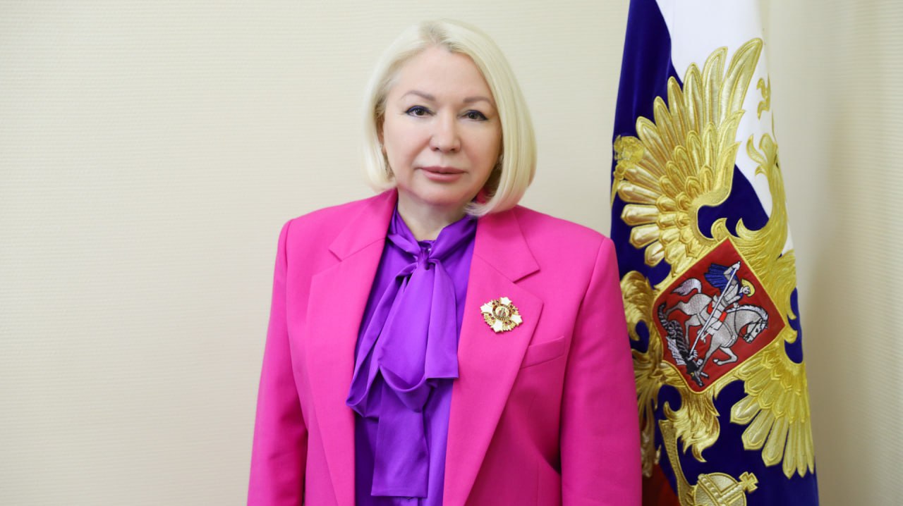 Ирина Соловьева награждена Орденом Святого благоверного царевича Димитрия Ирина Соловьева возглавляет Волгоградское региональное отделение Российского детского фонда с ноября 2018 года Награждена медалью Защитнику детства Российского детского фонда 2013 г медалью За заслуги перед Волгоградской областью 2022г Под руководством Ирины Соловьевой отделение фонда с 2022 года является координатором по сбору благотворительных средств для граждан пострадавших в результате событий на территории ЛДНР и Украины   Данный орден присужден за особые заслуги в попечении о детях нуждающихся защите сирот и детей инвалидов В разные годы награды были удостоены выдающийся кардиолог Лео Бокерия писатель Даниил Гранин заместитель председателя Государственной Думы РФ Анна Кузнецова и другие известные общественные деятели Подписаться