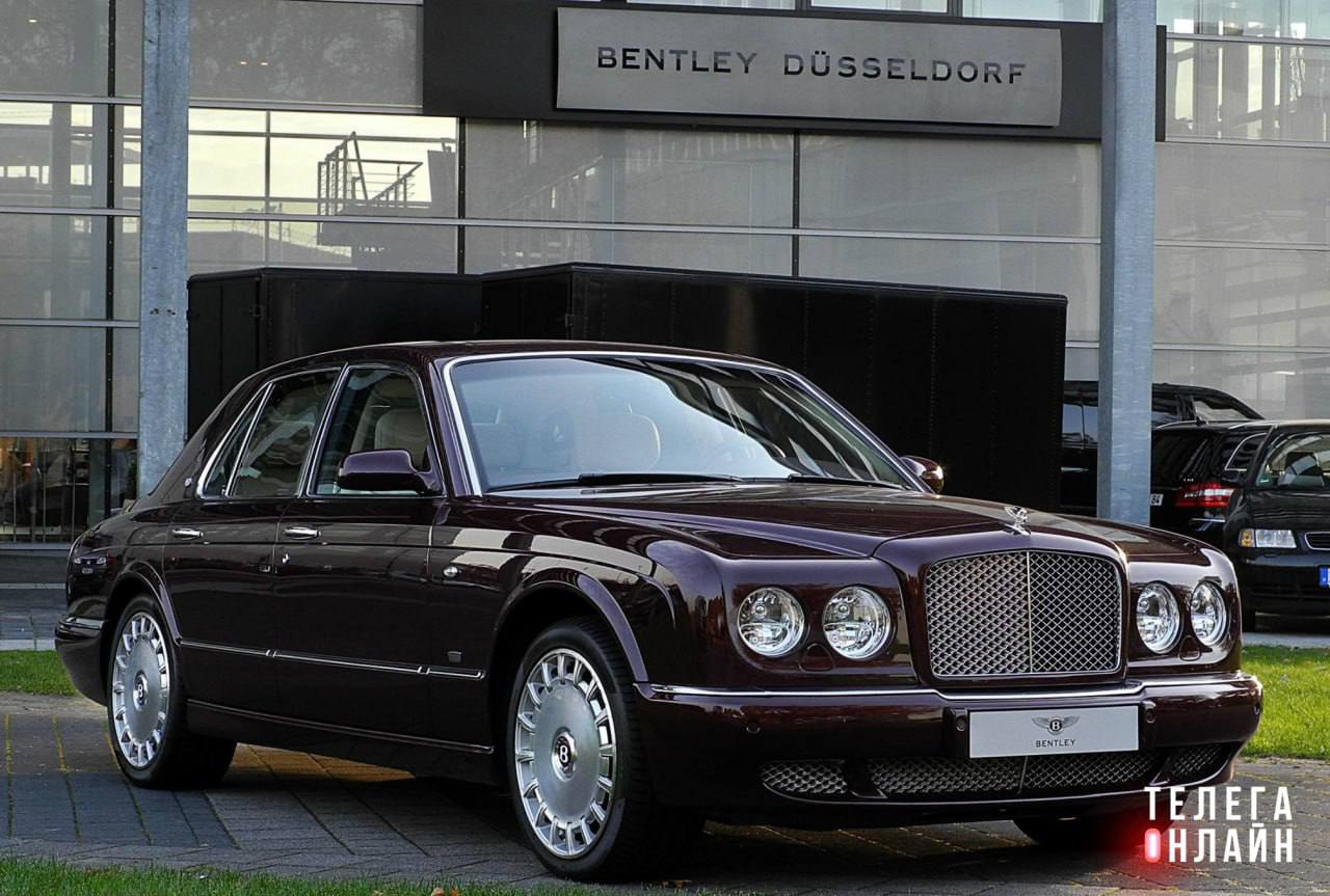 Продал ласточку СМИ выяснили что иноагент Галкин избавился от редкого Bentley Arnage класса люкс которым владел с 2003 года А мы то думали он за весь винтаж держится решением Минюста РФ признан иностранным агентом Подпишись на Телега Online