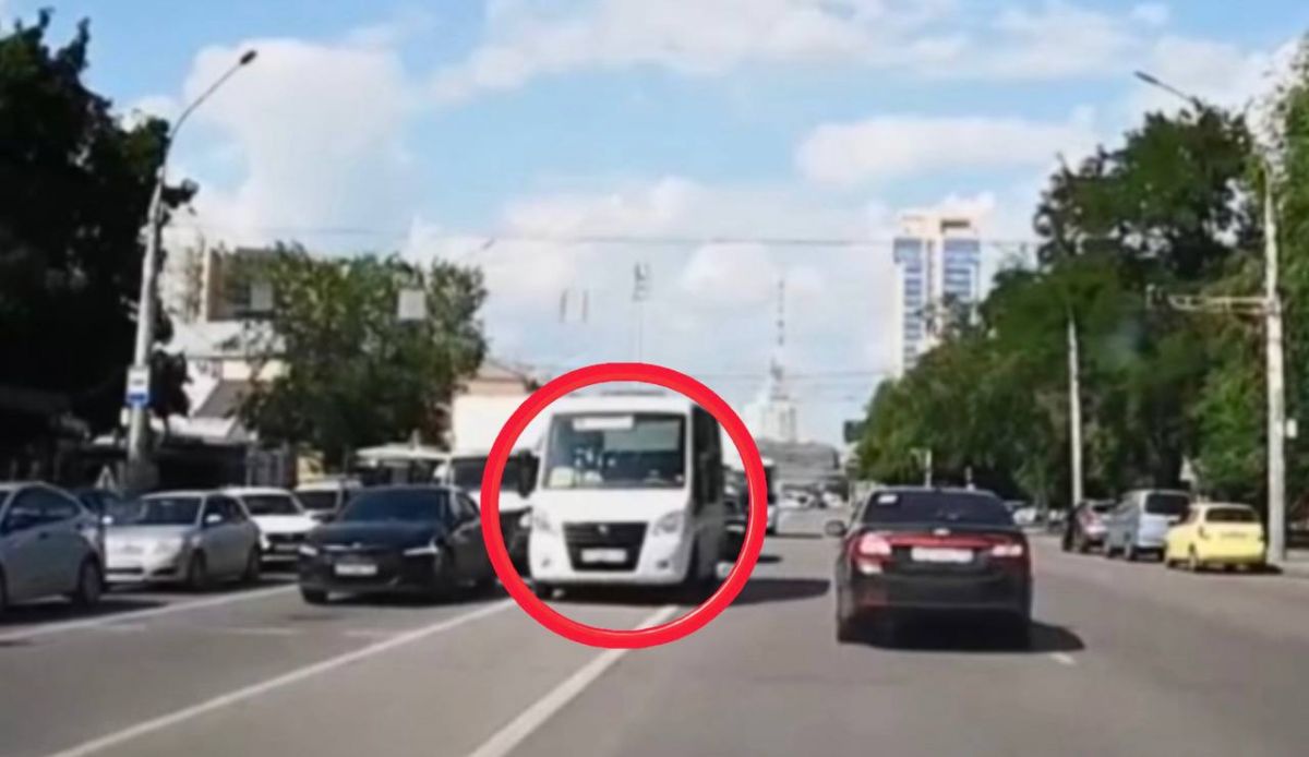 Водителю воронежской маршрутки назначили штраф более чем в 2000 рублей за нарушение ПДД Автоинспекторы установили, что 63-летний водитель автобуса маршрута № 55 нарушил правила расположения транспорта на проезжей части дороги. Мужчина выехал на разделительную полосу и ехал практически по встречной полосе. ↗ Прислать новость Подписаться