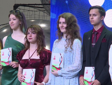 402 выпускникам Калужской области вручили золотые и серебряные медали за учебу Отличникам учёбы со всей Калужской области в торжественной обстановке вручили золотые и серебряные медали. В общей сложности в этом году этих знаков отличия удостоились 402 выпускника.