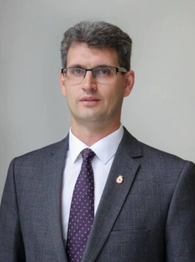 В Нижнем Новгороде задержали первого заммэра Сергея Егорова по подозрению в превышении должностных полномочий В администрации города сообщили что оказывают необходимое содействие правоохранительным органам которые обладают всей информацией по сложившейся ситуации До назначения Егорова этот пост занимал Илья Штокман которого обвиняют в получении взятки в размере 55 млн рублей Подписаться на нас в MAX