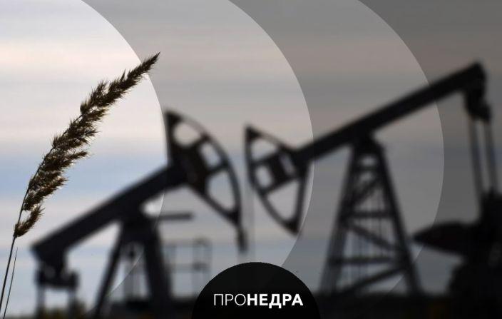 Минэнерго США повысило прогноз мирового производства нефти Мировое производство жидких углеводородов в 2025 году вырастет на 2 36 млн баррелей в сутки и достигнет 105 54 млн баррелей сообщило управление энергетической информации Минэнерго США В августе прогнозировался рост на 2 28 млн баррелей таким образом оценка увеличена на 80 тыс баррелей Минэнерго США также повысило прогноз и на 2026 год до 106 64 млн баррелей В 2026 году мировое предложение по расчетам агентства прибавит почти 1 1 млн баррелей в сутки   Пронедра Подписывайся