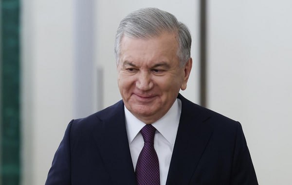 Узбекистан планирует отправить в космос искусственный спутник и первого космонавта Об этом сообщил президент республики Шавкат Мирзиёев в ходе ежегодного послания к парламенту и народу Узбекистана передаёт ТАСС Впервые в истории независимого Узбекистана мы начали работы по запуску искусственного спутника в космос и первого узбекского космонавта гражданина нашей страны сказал он Как сообщалось ранее Узбекистан и Китай совместно разрабатывают спутник дистанционного зондирования Samarkand 2028 с модулем искусственного интеллекта Также в 2028 году Узбекистан станет первой страной Центральной Азии где состоится Международный конгресс астронавтики мероприятие примет Самарканд