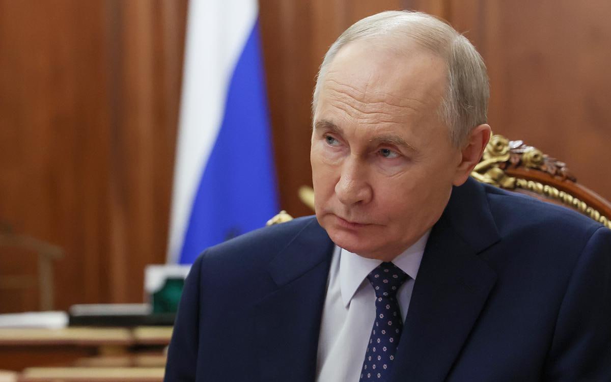 Владимир Путин поручил создать в Москве театр, ориентированный на продвижение современной драматургии патриотической направленности Также президент поручил сформировать перечень из 100 лучших отечественных фильмов для включения в школьную программу и показа в образовательных организациях. Какие фильмы нужно обязательно включить в список? Подпишись на «Россия — это я!»