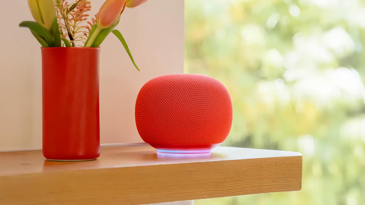 Google представила первую за пять лет умную колонку Home Speaker В миниатюрном корпусе с тканевым покрытием уместился Gemini помощник поддержит разговор найдёт нужную информацию и поможет с управлением умной техникой В продаже весной за 100 долларов 8100 рублей rozetked me news 41871