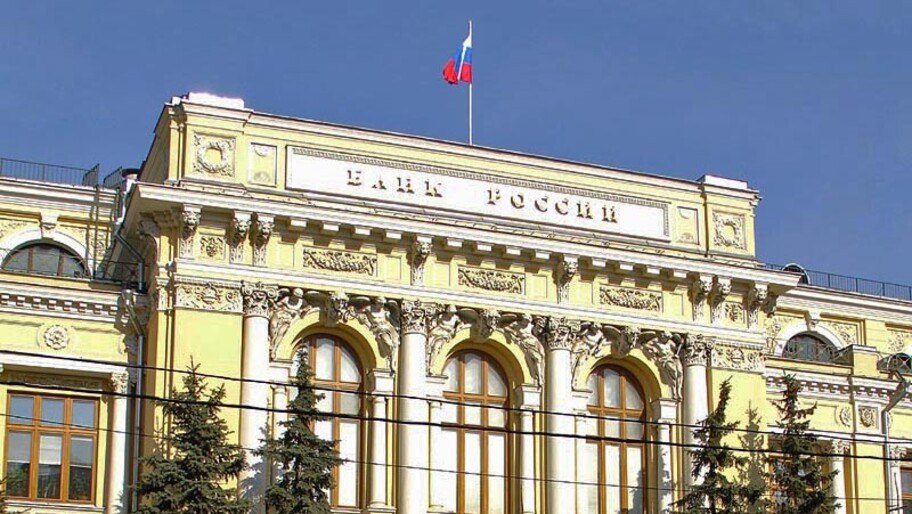 Банк России проведет в Херсонской области уроки финансовой грамотности для учащихся Осенняя сессия онлайн уроков Банка России по финансовой грамотности начнется 18 сентября Ее слушателями станут школьники и студенты Херсонской области Занятия пройдут в обновленном формате с элементами игры и интерактивами Учащиеся погрузятся в виртуальный мир и станут помощниками финансовых супергероев При разработке концепции авторы проекта опирались прежде всего на интересы аудитории в исследовании приняли участие более 5 тыс школьников студентов учителей и родителей сообщили ХАН в пресс службе регионального отделения ЦБ   Подписаться