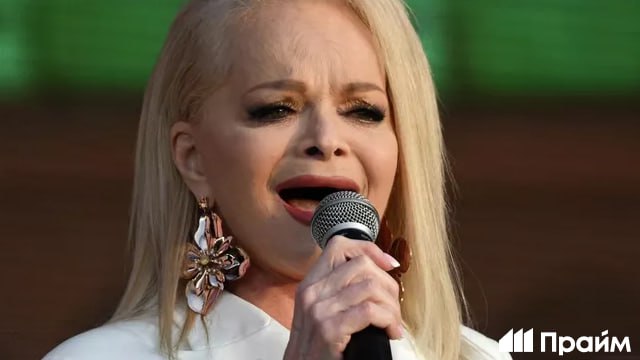 Владельцев счетов на которые Долина переводила деньги под влиянием мошенников обязали вернуть ей средства с процентами Как передает РИА Новости итоговая сумма к возврату 69 5 миллиона рублей 61 1 миллиона составляют незаконно полученные средства еще 8 493 миллиона проценты за пользование чужими деньгами Подписывайтесь на ПРАЙМ в MAX