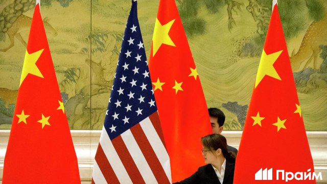 Торговля США и Китая в 2025 году снизилась на 29 Поставки товаров из КНР в Соединенные Штаты в 2025 году просели на 30 до 308 4 миллиарда долларов Американский экспорт при этом снизился на 26 до 106 3 миллиарда долларов Торговый дефицит уменьшился на треть до 202 1 миллиарда долларов Подписывайтесь на ПРАЙМ в MAX