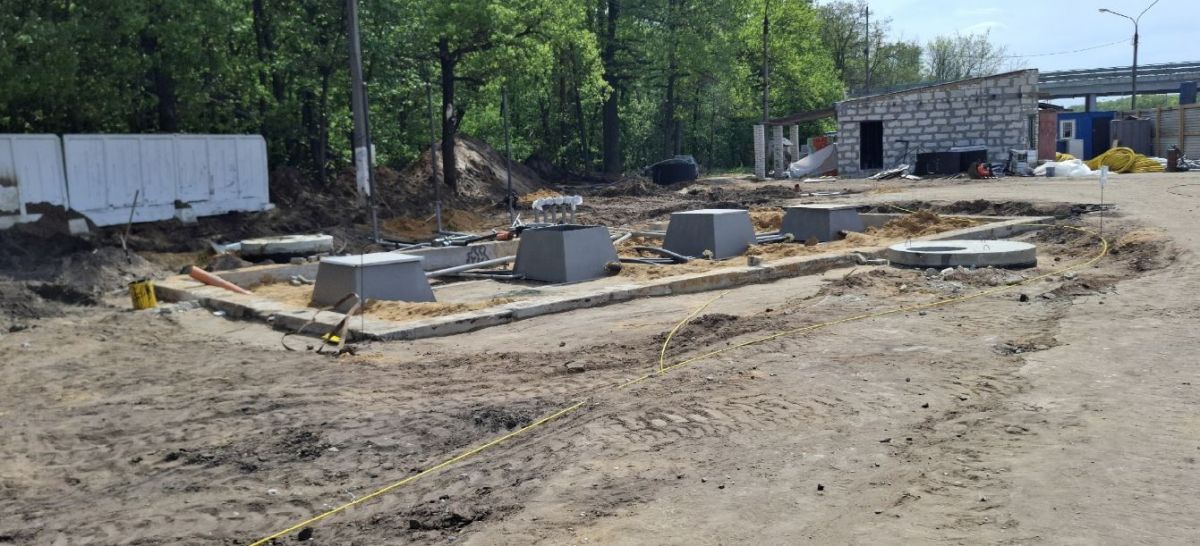 АЗС под Воронежем оштрафовали на 300 тысяч за нарушение режима особой охраны заказника Специалисты Дирекции особо охраняемых природных территорий Воронежской области на постоянной основе проводят рейды на территории государственного природного заказника «Воронежская нагорная дубрава». В ходе такого рейда был выявлен факт повреждения деревьев и почвы, а также нарушение границ территории заказника в ходе проведения земельных работ во время реконструкции автозаправочной станции. Результатом стало составление административного протокола и назначение штрафа в размере 300 тысяч. ↗ Прислать новость Подписаться