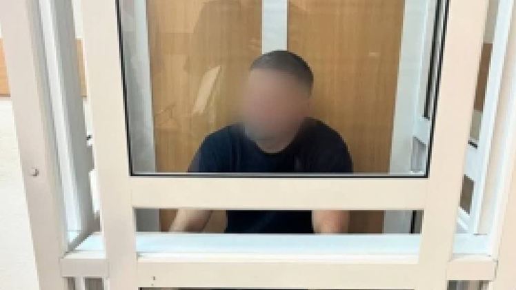 В Перми задержан мужчина напавший в лесу на девочку   vesti perm ru pages 12f87cba97324c8bb9034d08113e9ff0 В Перми ранее неоднократно судимый мужчина заключен под стражу по обвинению в совершении иных действий сексуального характера в отношении несовершеннолетней Следствием установлено что 20 сентября в дневное время обвиняемый 1979 года рождения находясь в лесном массиве вблизи Орджоникидзевского района города Перми применяя насилие напал на ранее незнакомую 14 летнюю девочку и совершил в отношении последней иные действия сексуального характера Девочке удалось оказать злоумышленнику сопротивление и убежать Личность фигуранта удалось установить оперативными сотрудниками полиции в кратчайший срок Судом в отношении обвиняемого по ходатайству следствия избрана мера пресечения в виде заключения под стражу