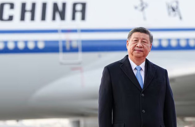 Китай подтвердил встречу Си Цзиньпина с депутатом ЕС фон дер Ляйен и Костой Китай подтвердил, что на этой неделе в Пекине состоится саммит на высшем уровне с Европейским союзом, который будет посвящен 50-летию дипломатических отношений. В ходе этого мероприятия обе стороны стремятся урегулировать торговые споры на фоне общей неопределенности в мировой торговле. Председатель Европейской комиссии Урсула фон дер Ляйен и председатель Европейского совета Антонио Коста в четверг посетят Китай и встретятся с председателем КНР Си Цзиньпином, сообщило Министерство иностранных дел Китая. Премьер Госсовета КНР Ли Цян в тот же день будет сопредседателем 25-го саммита Китай-ЕС с лидерами ЕС. Источник: Reuters Если полезно, поставьте лайк #Китай #ЕС